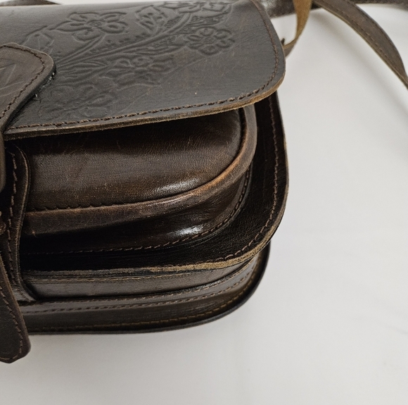 AZ Hand Tooled Leather Saddle Bag Crossbody Handbag In Walnut Brown - Picture 9 of 16